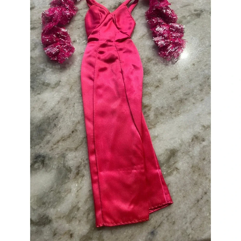 Vintage 1977 Superstar Barbie Pink Satin‎ Dress And Boa Outfit